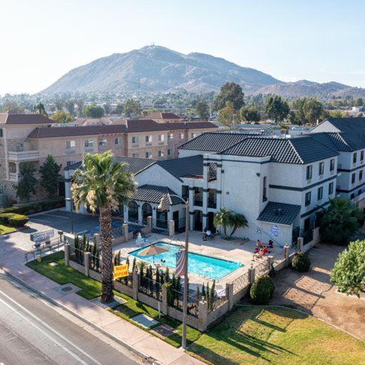 Mainstay Suites Moreno Valley Near March Air Reserve Base Exterior photo